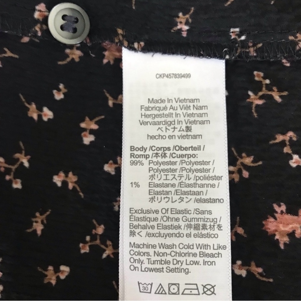 Madewell | Women’s black floral smocked mock neck/sleeve hem shirt size L - Picture 15 of 16